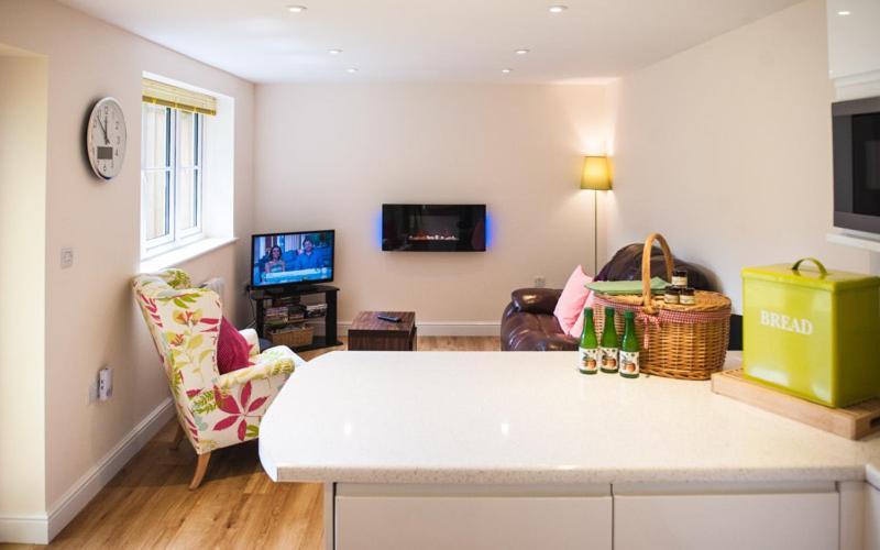 The Retreat, Own Hot Tub, Romantic Escape, Near Lyme Regis Dış mekan fotoğraf