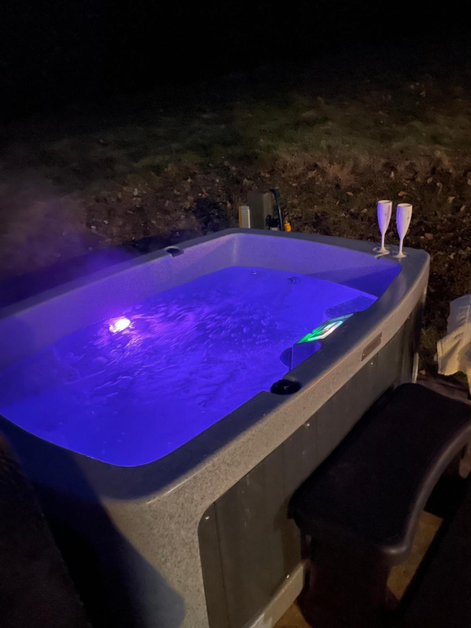 The Retreat, Own Hot Tub, Romantic Escape, Near Lyme Regis Dış mekan fotoğraf
