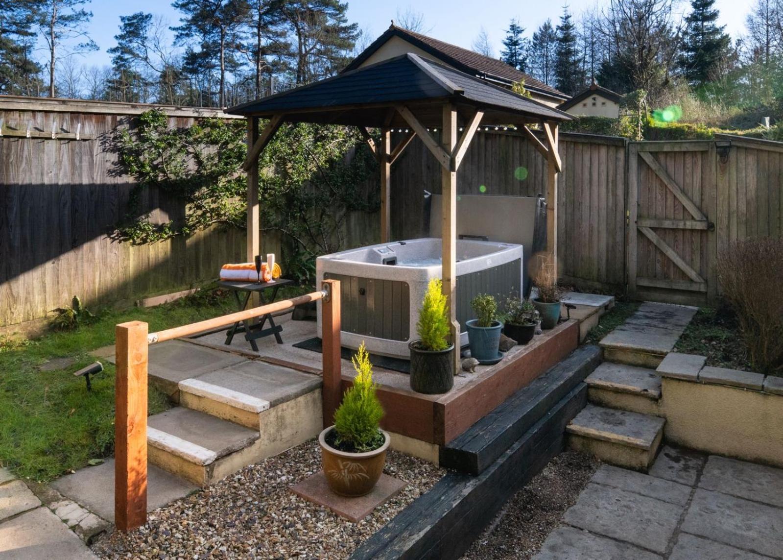The Retreat, Own Hot Tub, Romantic Escape, Near Lyme Regis Dış mekan fotoğraf